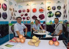 Mr Ma Yu from Gansu Yasheng Hiosbon Food Group Co., Ltd. The company supplies a wide range of fruits and vegetables from North-West China, including onions, potatoes, pears and Chinese dates.